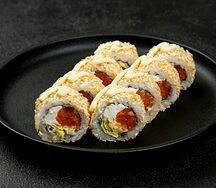 Ролл с лососем и соусом шисо