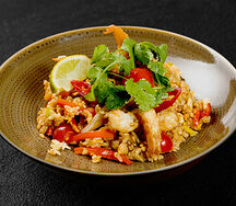 Рис жареный с тигровыми креветками