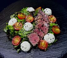 Салат с тунцом