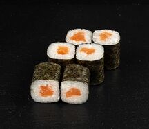 Мини-ролл с лососем