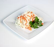Салат с маринованной капустой