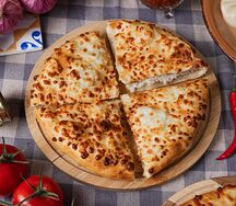 Хачапури с ветчиной и сыром