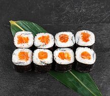 Маки с лососем