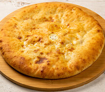 Осетинский пирог с курицей и сулугуни