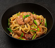 Удон с курицей терияки