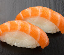 Суши с лососем, 2 шт