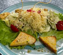 Цезарь с куриной грудкой 