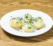 Картофель отварной с зеленью