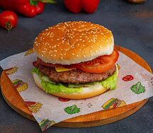 Бургер со cвинoй котлетой