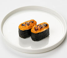 Запеченные суши с лососем (2 шт.)