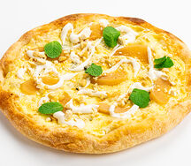 Римская пицца с грушей и горгонзолой