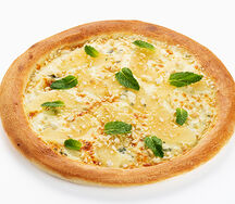 Пицца с грушей и горгонзолой фирменная