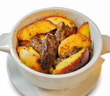 Жаркое с персиком и черносливом