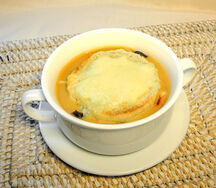 Гороховый суп-пюре с копчёностями