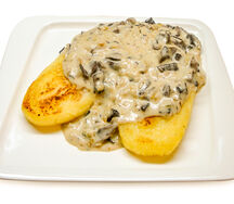 Картофельные котлеты с грибным соусом