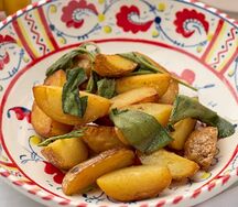 Картофельные дольки с шалфеем и розмарином 