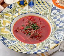 Борщ с телячьими щечками