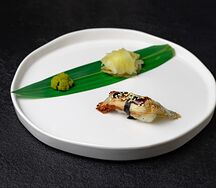 Суши с угрём