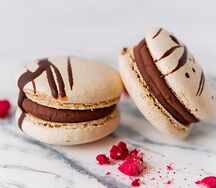 Макарун Шоколад-малина