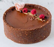 Малиново-шоколадный торт
