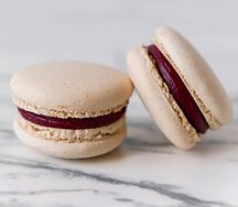 Макаруны Чёрная смородина