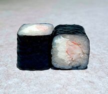 Ролл с креветкой и сыром