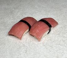 Суши с тунцом