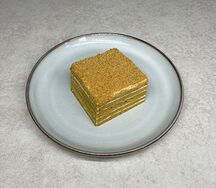 Пирожное Медовик