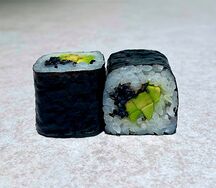 Ролл с авокадо