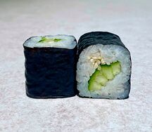 Ролл с огурцом