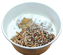 Куриные биточки с киноа, гречкой в сливочном соусе