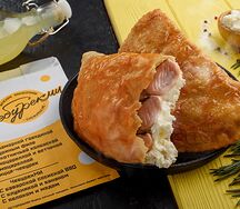 Чебурек с красной рыбой и творожным сыром