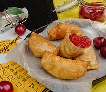ЧебурекМИ с вишневым, клубничным джемом