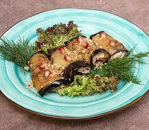 Баклажаны с грецкими орехами и чесноком