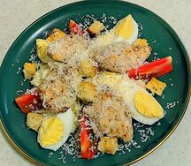 Салат Цезарь с курицей