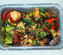 Жаровня с курицей и овощами