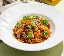 Желтая лапша с курицей