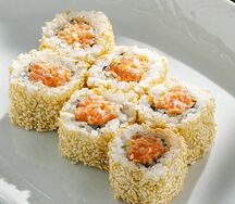 Ролл острый лосось