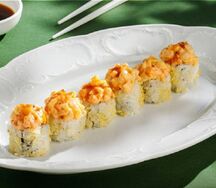 Запеченный ролл с гребешком и лососем