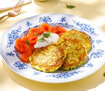 Оладьи из кабачков с лососем