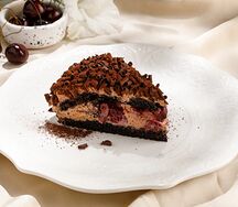 Шоколадно-вишневый торт