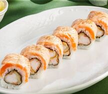 Темпура креветка-обожжённый лосось