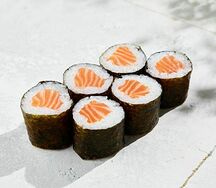 Ролл с лососем