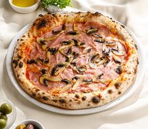 Пицца с ветчиной и грибами