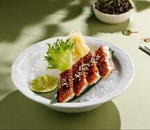 Сашими угорь