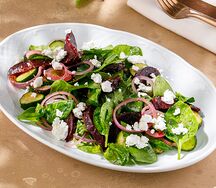 Салат из молодой свеклы с сыром фета