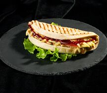 Такмак с курицей и сыром моцарелла