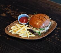 Чикенбургер с куриным бедром и соусом Ранч