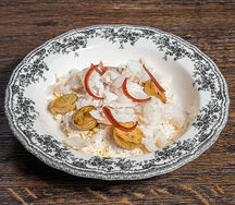 Салат с копченой треской и молодым картофелем