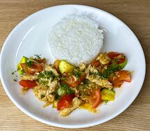 Грудка по-тайски с рисом